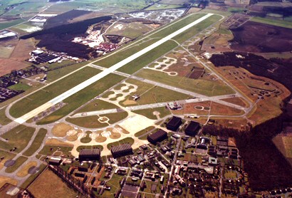 Aero Doncaster: Finningley strip from the Air